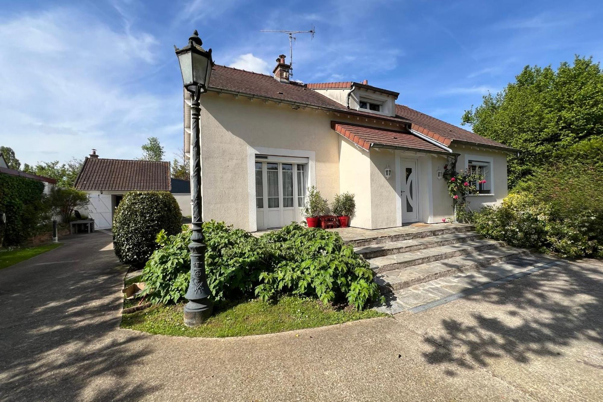 Villa Les Sablons La Houssaye-en-Brie Exterior foto