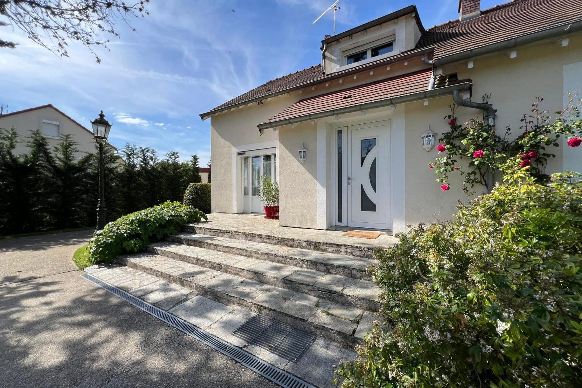 Villa Les Sablons La Houssaye-en-Brie Exterior foto