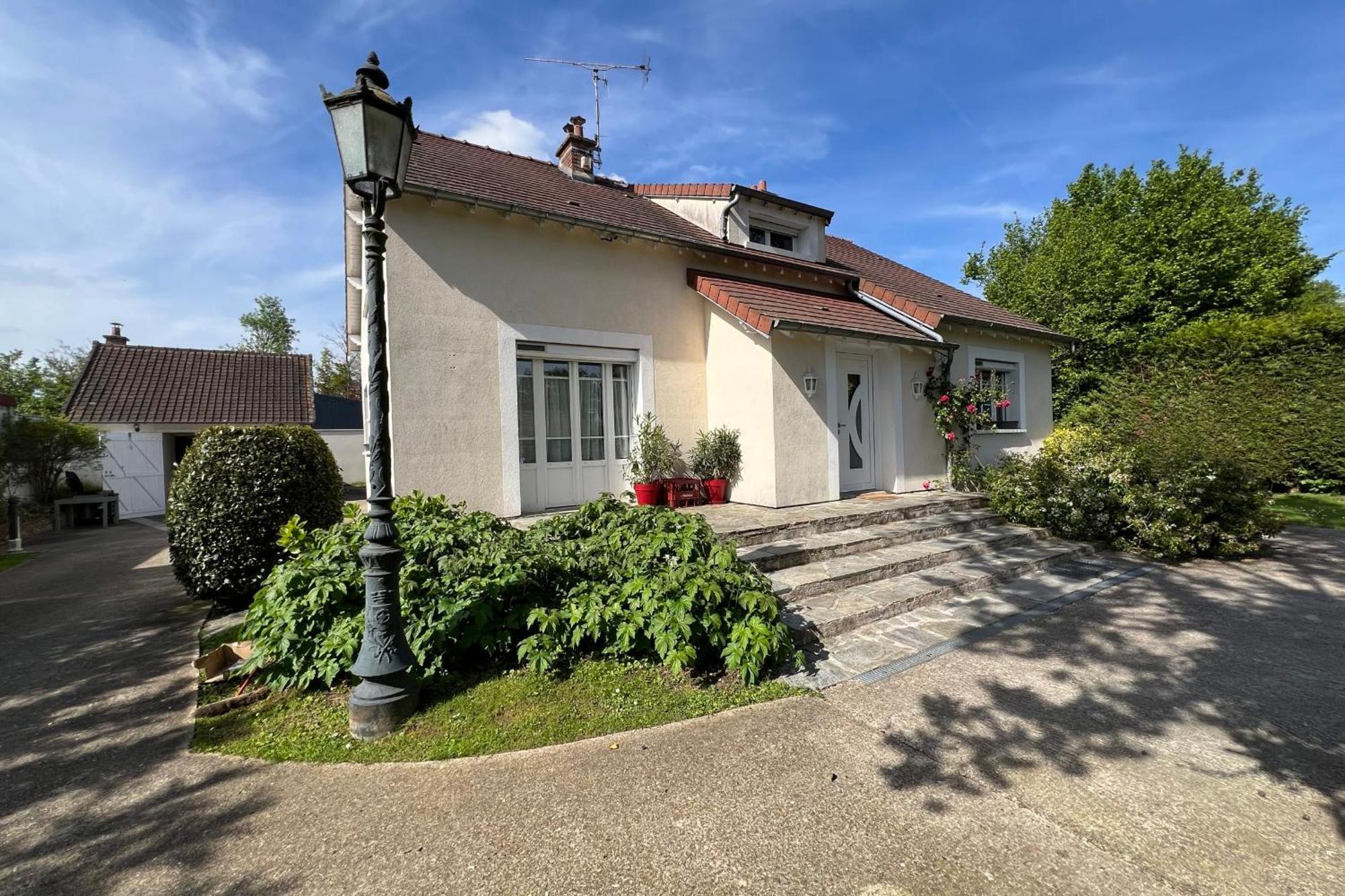 Villa Les Sablons La Houssaye-en-Brie Exterior foto