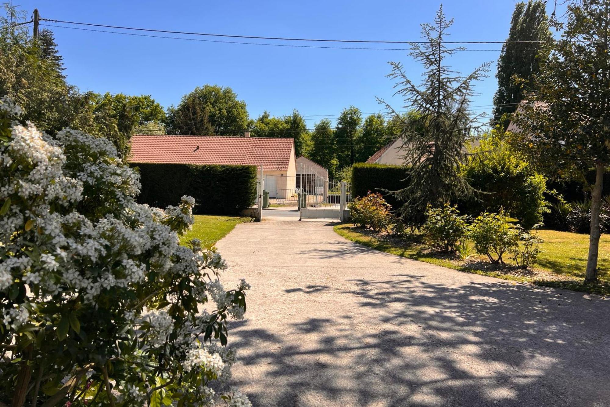 Villa Les Sablons La Houssaye-en-Brie Exterior foto
